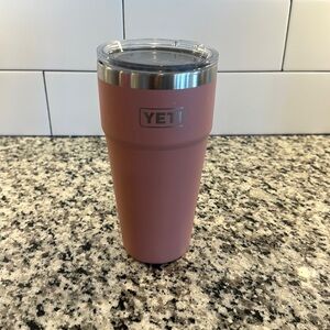 MUST GO-! Yeti rambler 26oz stackable cup w/o straw- Sandstone (discontinued)